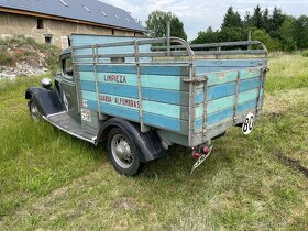1935 Ford pickup - 2