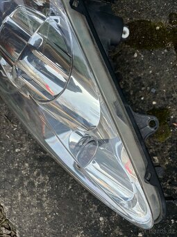 Prodám přední světlomet Peugeot 307 – levý - 2