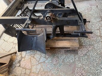 Jedno řádkový vyorávač brambor - 2