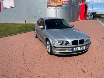 BMW E46 323i sedan - 2
