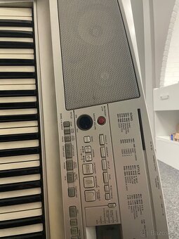 Klávesy Yamaha DGX-300 - 2