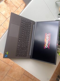 Herní notebook LOQ 15IAX9E - 2