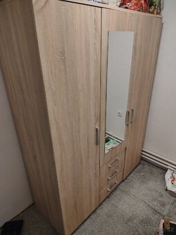 Šatní skříň - 2