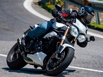 Triumph Speed Triple 1050 R.v 2011 - 2