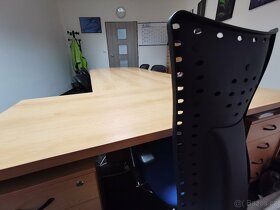 Kancelářský stůl - 2