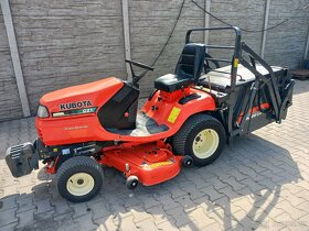 Zahradní traktor Kubota G21 s vysokým výsypem - 2