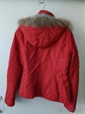 Červená zimní bunda - 2