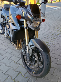 Suzuki GSR 750 - 2