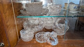 Sady nádobí z broušeného skla a porcelánu + zrcadlo - 2