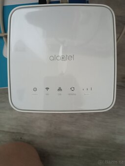 LTE modem Alcatel HH40 - bílý (2x LAN, napájení 5V) T-Mobile - 2
