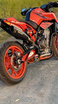 KTM DUKE 890 GP - 2