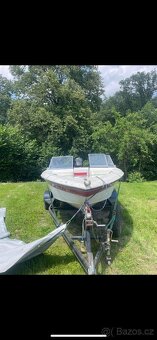 Motorový člun Rinker 181 - 2