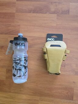 cyklisticka láhev Specialized, Evoc a jine a podsedlova šna - 2