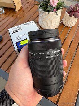 Olympus M.ZUIKO ED 75-300 mm - 2