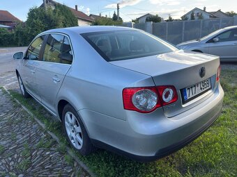VW Jetta 1.6i 85kw koupeno v CZ Automatická Klima - 2