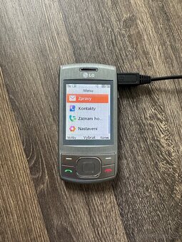 Retro mobil LG - 2