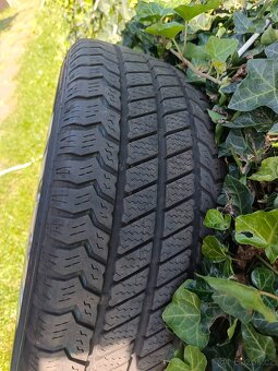 16 Plechy+originální poklice VW,195/60R16C zimní - 2