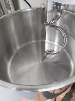 Hnětač těsta 20 L Spirálový hnětač těsta profi - 2