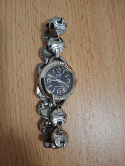 Dámské japonské hodinky Q&Q, nálezní - 2