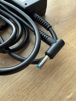 Originální adaptér (nabíječka) pro notebooky HP – 65W. - 2