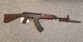Znehodnocený samopal vz.58P, ráže 7,62x39mm s bajonetem - 2