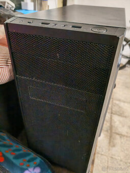 STOLNÍ PC - Rychlí SSD disk,Win10 Home čistá instalace - 2