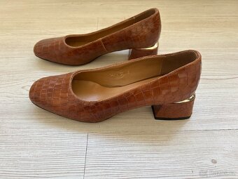 Kožené lodičky SAGAN velikost 38 - 2