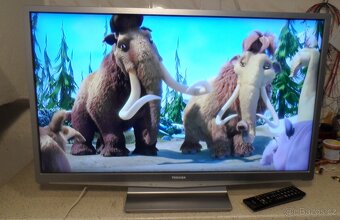 TOSHIBA 32 RL838 - 2