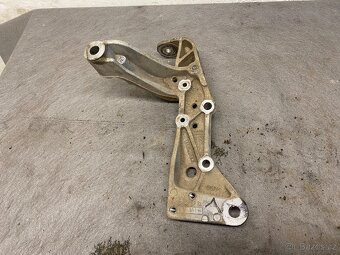 VW GOLF 5 2003-2008 - KONZOLE PŘEDNÍCH RAMEN - 2