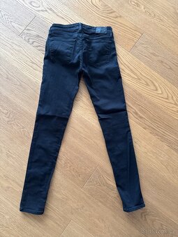 Dámské Levis 711 skinny - 2