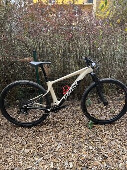 Horké kolo Ghost Lector - 2