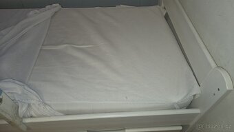 Dětská postel
 - 2