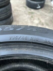 Prodám 4x letní pneu Pirelli 235/45 R18 - 2