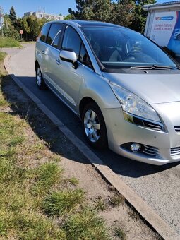 Peugeot 5008 1.6HTP 115kw 7místně Rok výroby 2011 - 2