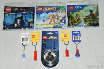 Lego Mix Věcí (Katalogy, Polybagy, Přívěšky, Dílky...) - 2