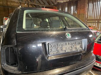 Prodám kufrové dveře Fabia I combi - 2