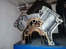 Blok motoru V8 - 2