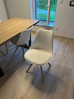 Rozkládací stůl a židle - 2