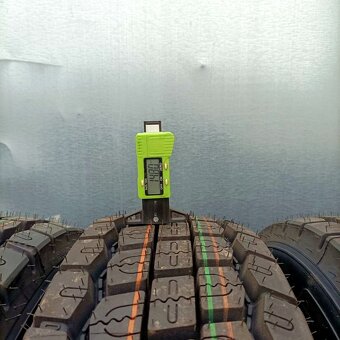 17,5" PNEU – 205/75/R17,5 – ZIMNÍ - MATADOR - 100% vzorek - 2