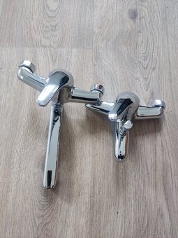 Prodám  2 ks vodovodních baterií - 2