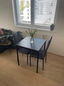 Jídelní stůl SANDSBERG a 2 židle LEILA - 2
