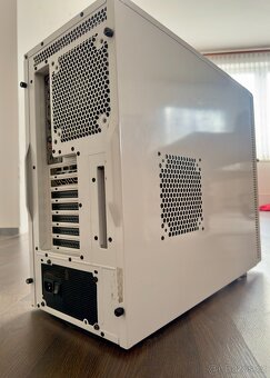 STARŠÍ HERNÍ PC i7 5820K/5600 XT/32G RAM/256GB SSD - 2