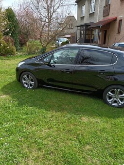 Peugeot 208 allure max.vybava - 2