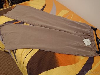 Nove damske teplaky v. L - 2