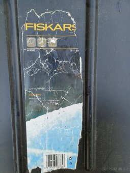 Hráblo na sníh Fiskars - 2