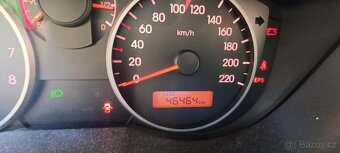 Prodám Hyundai i20 r.v. 2010, 3dveřový, najeto 46 tis. km - 2