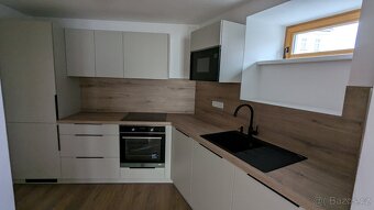 Ateliér v přízemí s předzahrádkou 2KK (54,9 m2), Bystřany - 2