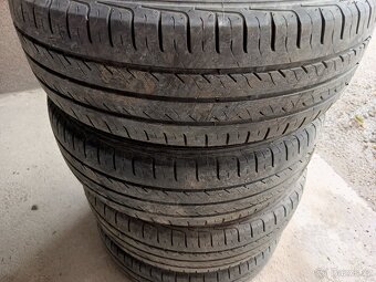 Prodám letní 195/65R15 vzorek 5mm - 2