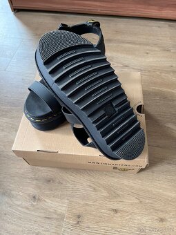 Dr. Martens - 2
