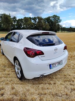 Prodám Opel Astra J 2,0cdti 118kw OPC Line - 2